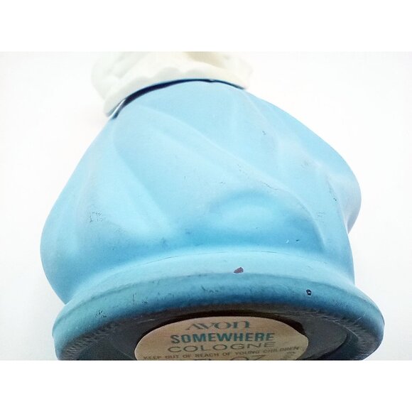 Avon Dutch Woman Figurine Holding Flowers Somewhere Cologne Bottle Vintage 7 In - Picture 14 of 14